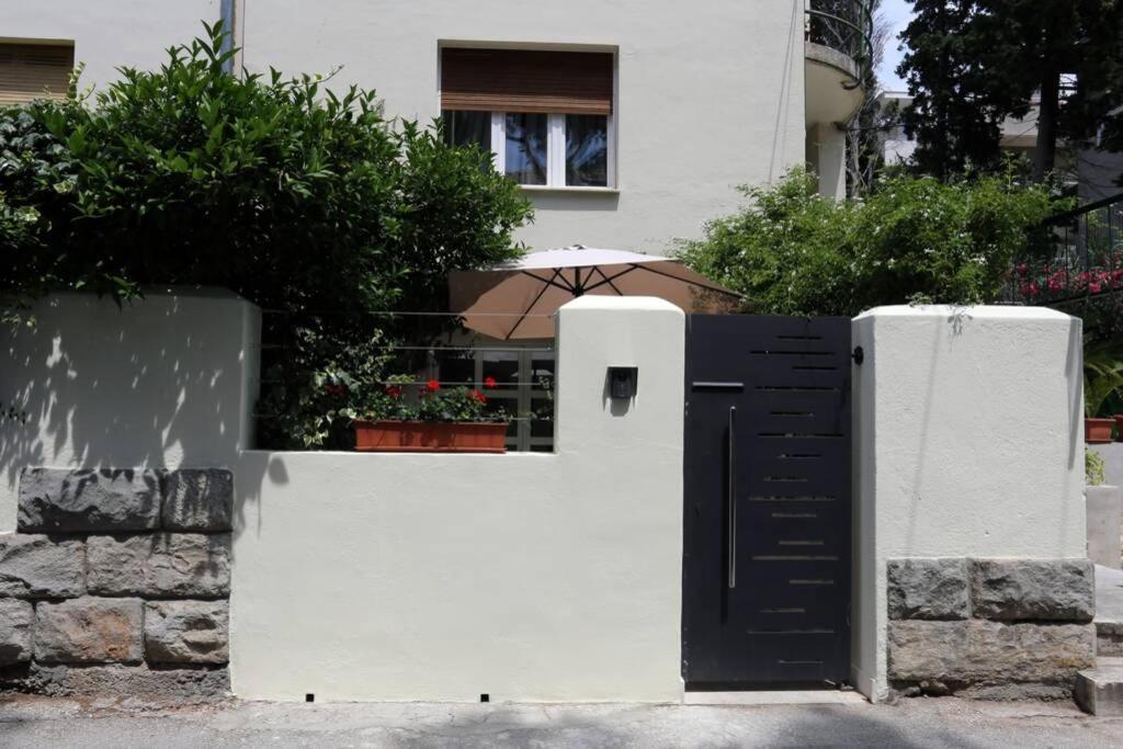 Joy4You Apt Near Beach And Center Split Exteriér fotografie
